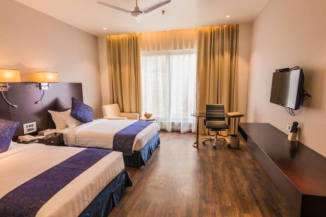 Amara Gateway Hotel Moradabad Esterno foto