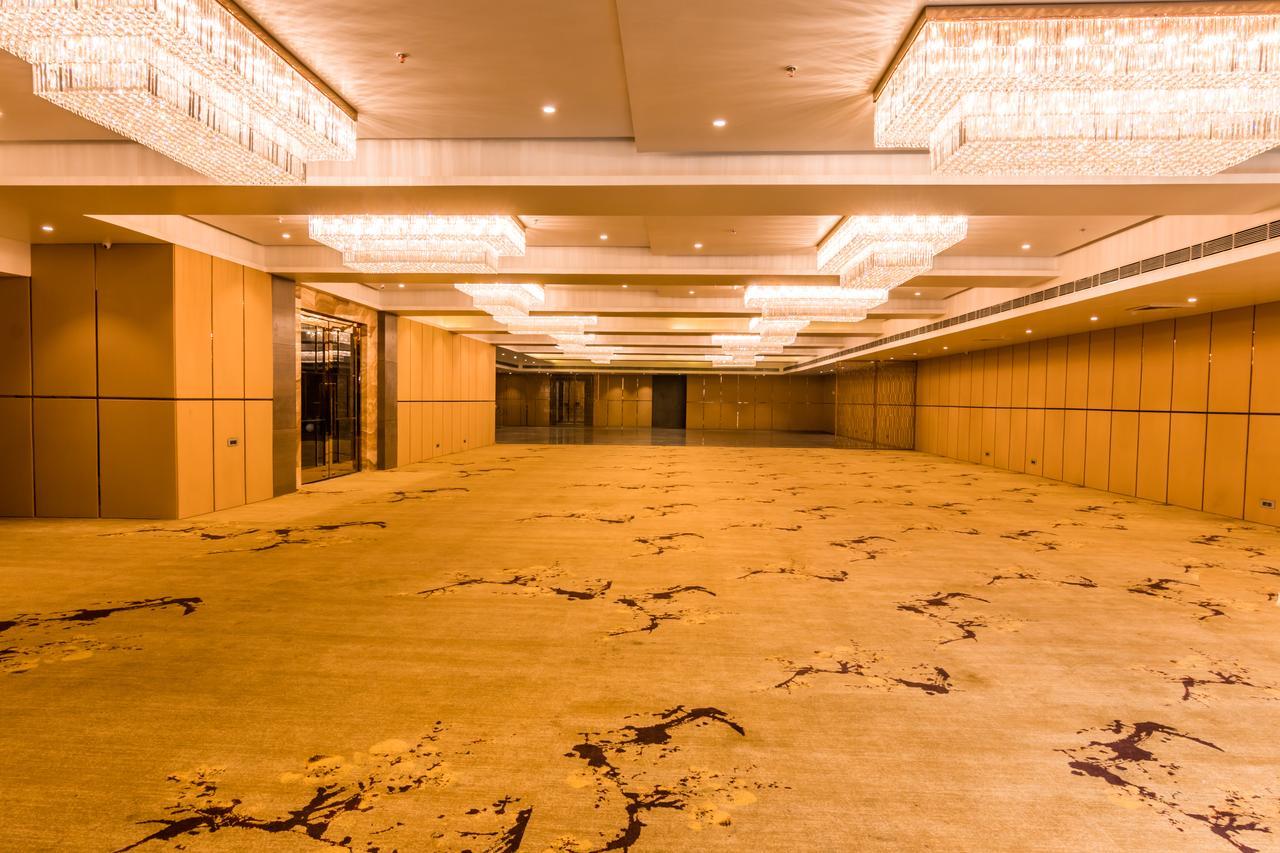 Amara Gateway Hotel Moradabad Esterno foto